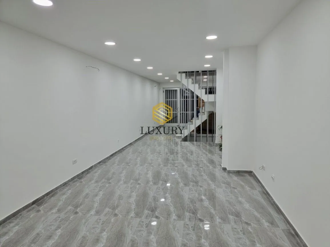 Rent, office space, 160m², Preko Morače, Podgorica