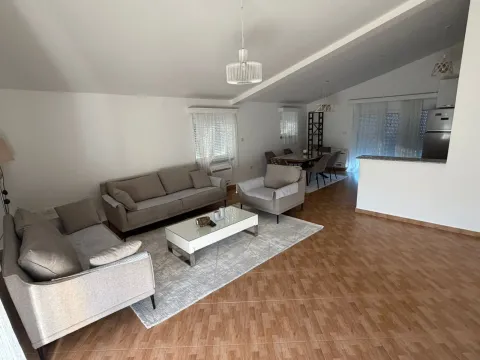 Rent, house, 155m², Farmaci, Podgorica - image 4