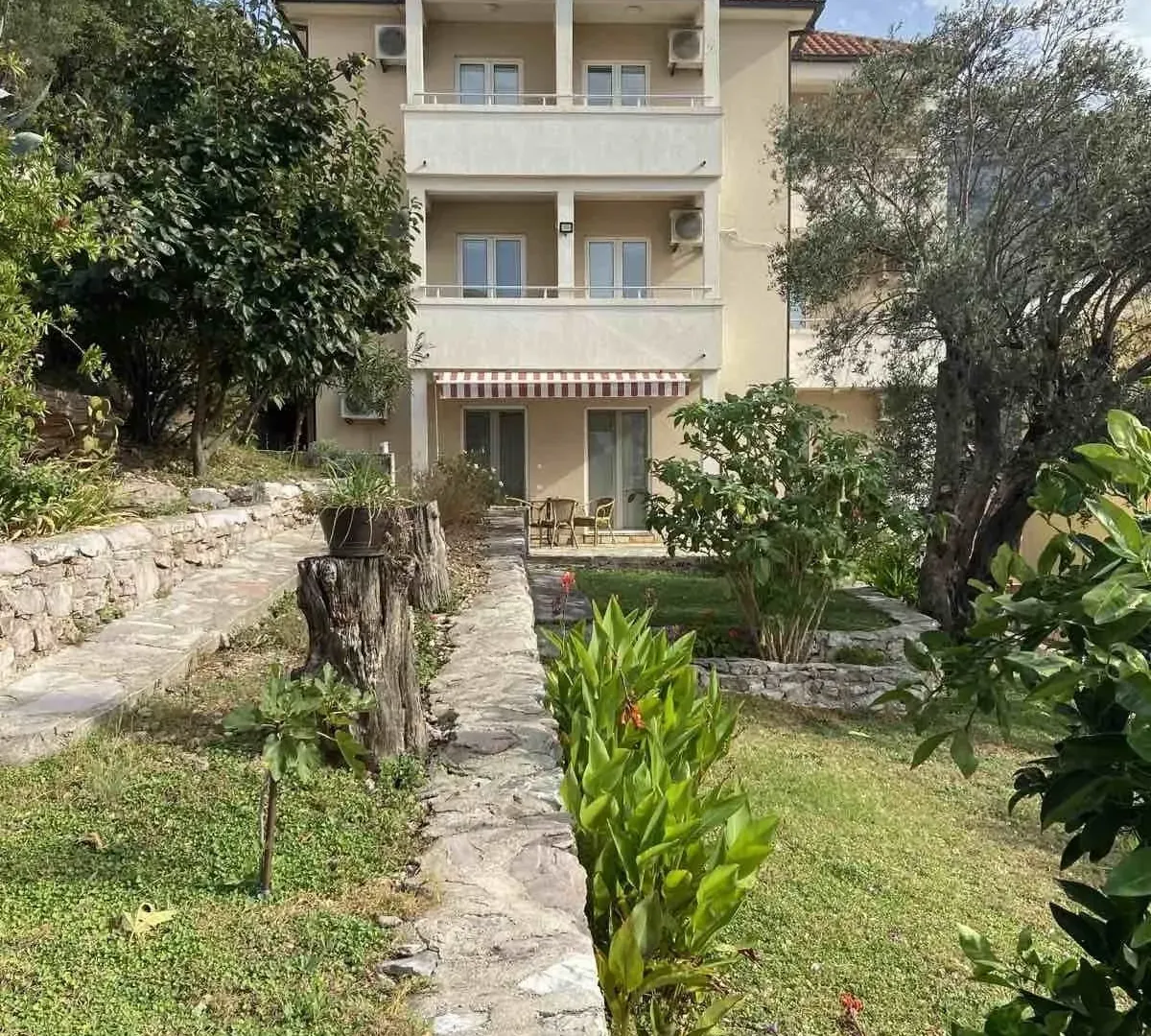 Prodaja, ugostiteljski objekat, 621m², Buljarica, Budva
