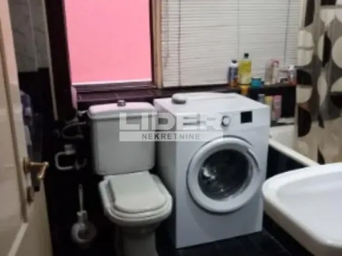 Sale, house, 240m², Zvezdara Sve Podlokacije, Beograd - image 13