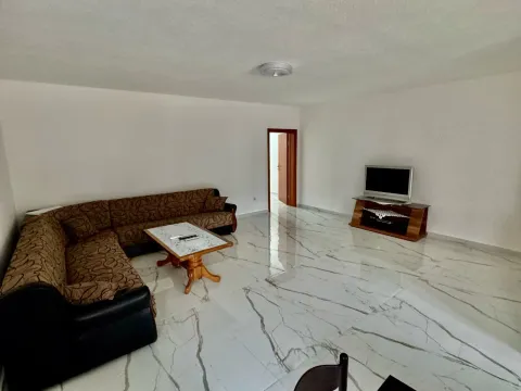 Rent, three bedroom apartment, 80m², Radanovići, Kotor - image 1