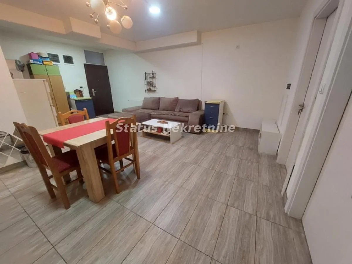 Prodaja, trosoban stan, 58m², Petrovaradin, Novi Sad
