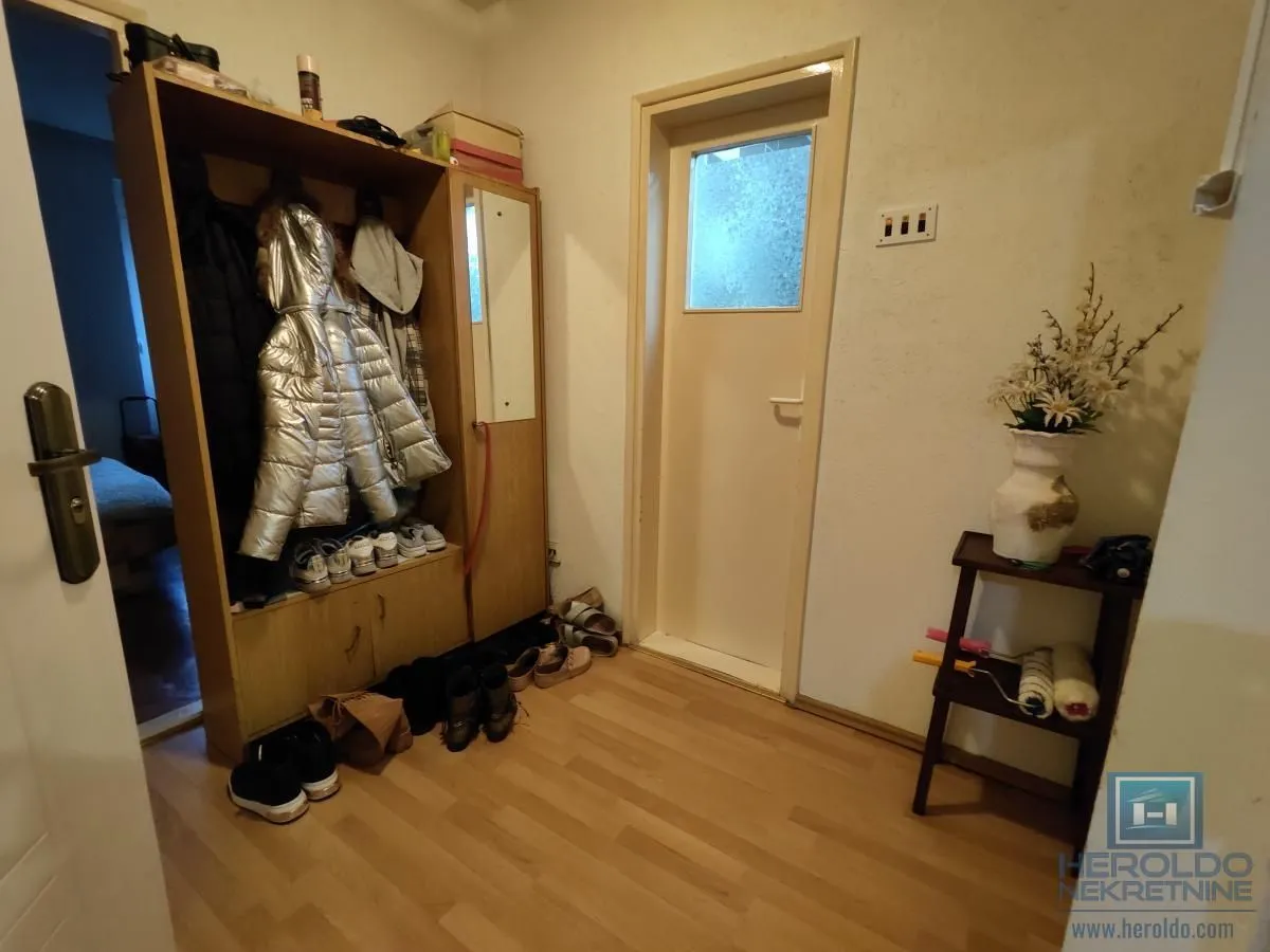 Prodaja, dvosoban stan, 68m², Pivara, Jagodina