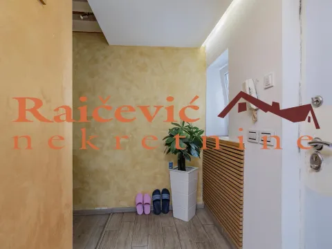 Sale, two bedroom apartment, 44m², Cvetni Trg, Vračar Sve Podlokacije - image 9