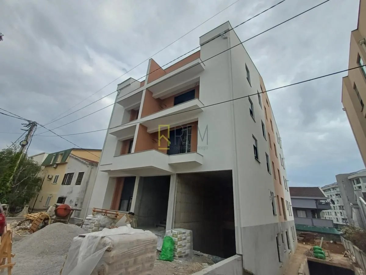 Prodaja, jednosoban stan, 55m², Momišići, Podgorica