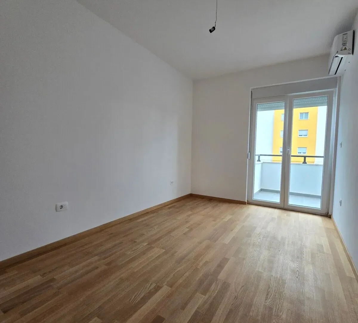 Prodaja, jednosoban stan, 45m², Pobrežje, Podgorica
