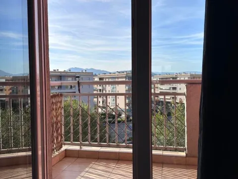 Izdavanje, jednosoban stan, 52m², City Kvart, Podgorica - image 6