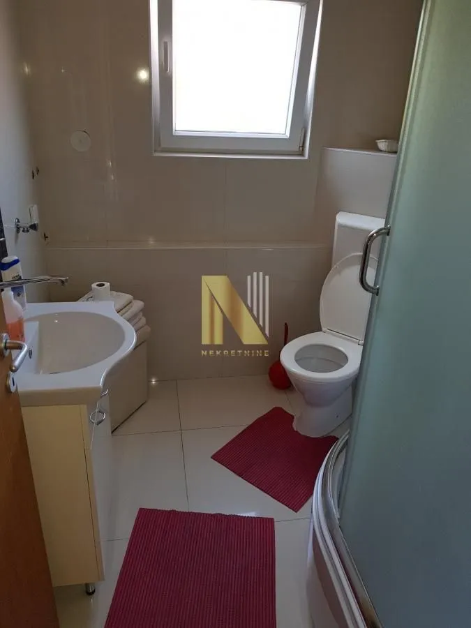 Izdavanje, trosoban stan, 60m², Petrovaradin, Novi Sad