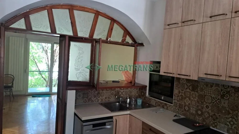 Izdavanje, trosoban stan, 72m², Centar, Novi Sad