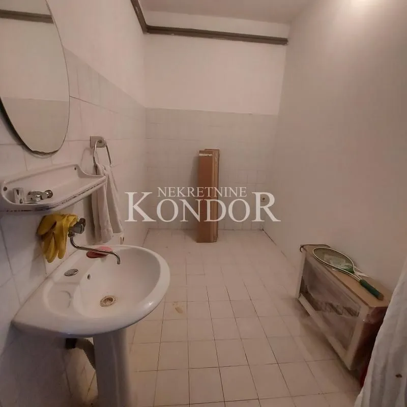 Prodaja, kuća, 250m², Stari Banovci, Stara Pazova