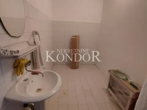 Prodaja, kuća, 250m², Stari Banovci, Stara Pazova - image 11