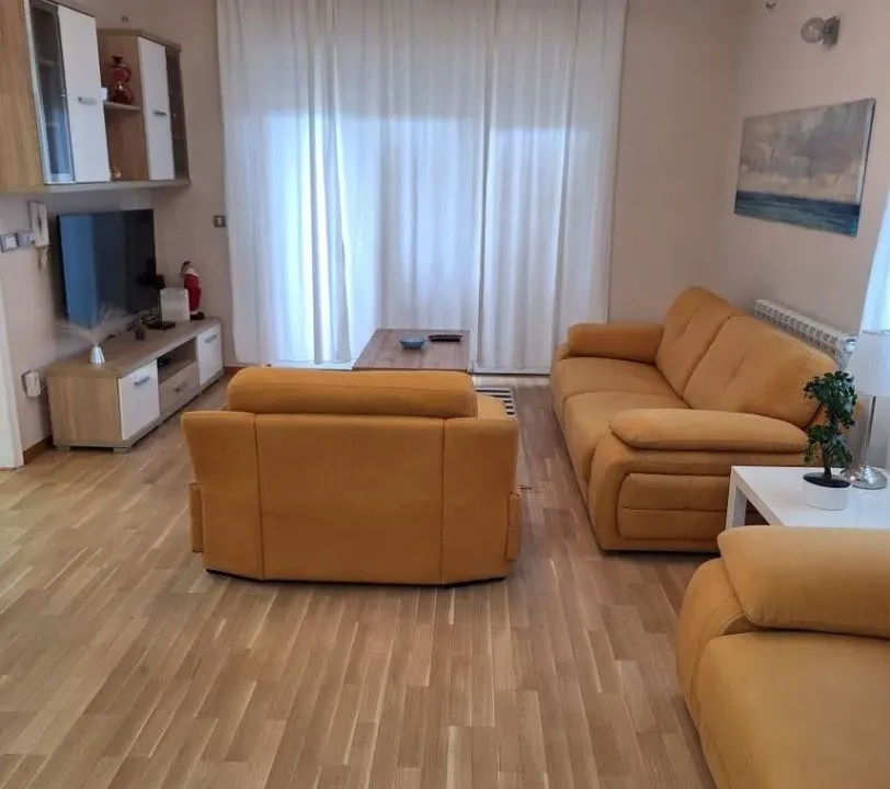Izdavanje, kuća, 270m², Mirijevo 1, Mirijevo Sve Podlokacije