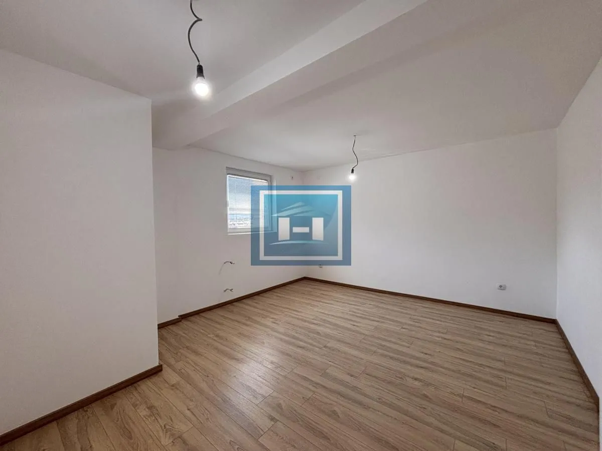 Prodaja, dvosoban stan, 83m², Centar, Jagodina