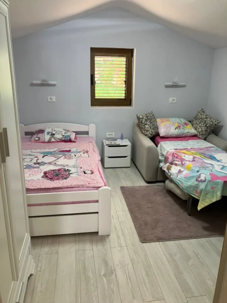 Rent, three bedroom apartment, 90m², Prčanj, Kotor