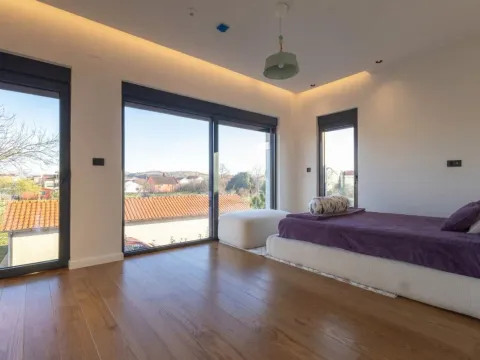 Prodaja, kuća, 250m², Gornja Gorica, Podgorica - image 9