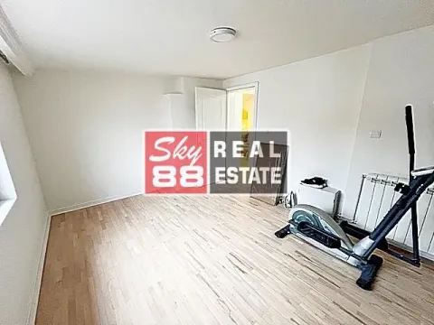 Prodaja, trosoban stan, 76m², Kalenić Pijaca, Vračar Sve Podlokacije - image 12