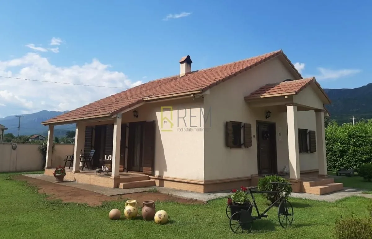 Prodaja, kuća, 106m², Pričelje, Podgorica