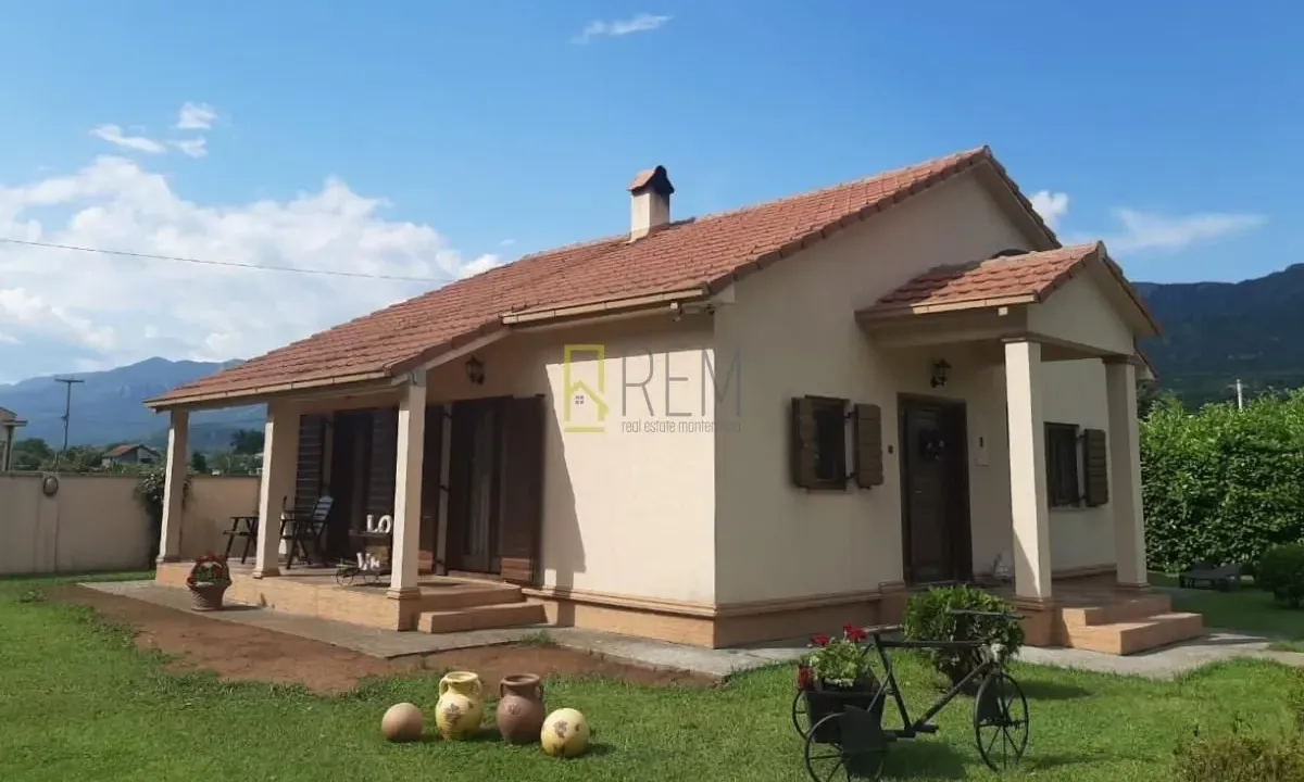 Prodaja, kuća, 106m², Pričelje, Podgorica