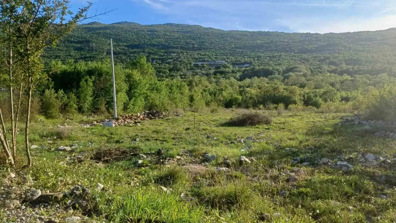 Sale, land lot, 1017m², Danilovgrad, Crna Gora
