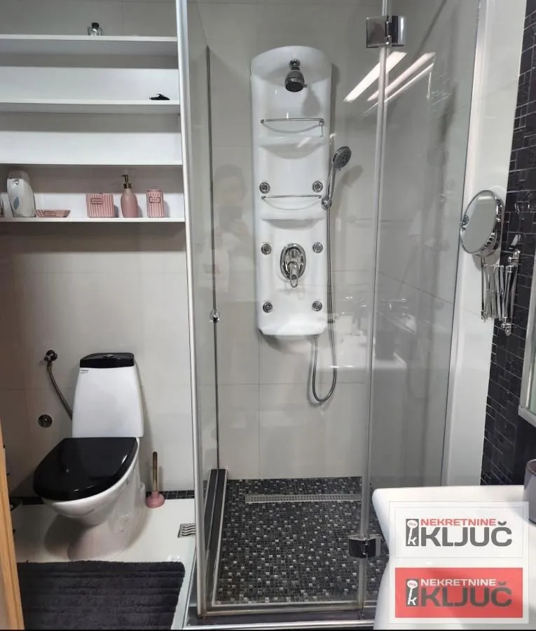 Izdavanje, četvorosoban stan, 102m², Bulevar patrijarha Pavla, Novi Sad Sve Podlokacije