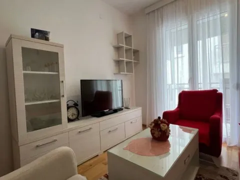 Izdavanje, jednosoban stan, 32m², Stari Aerodrom, Podgorica - image 8