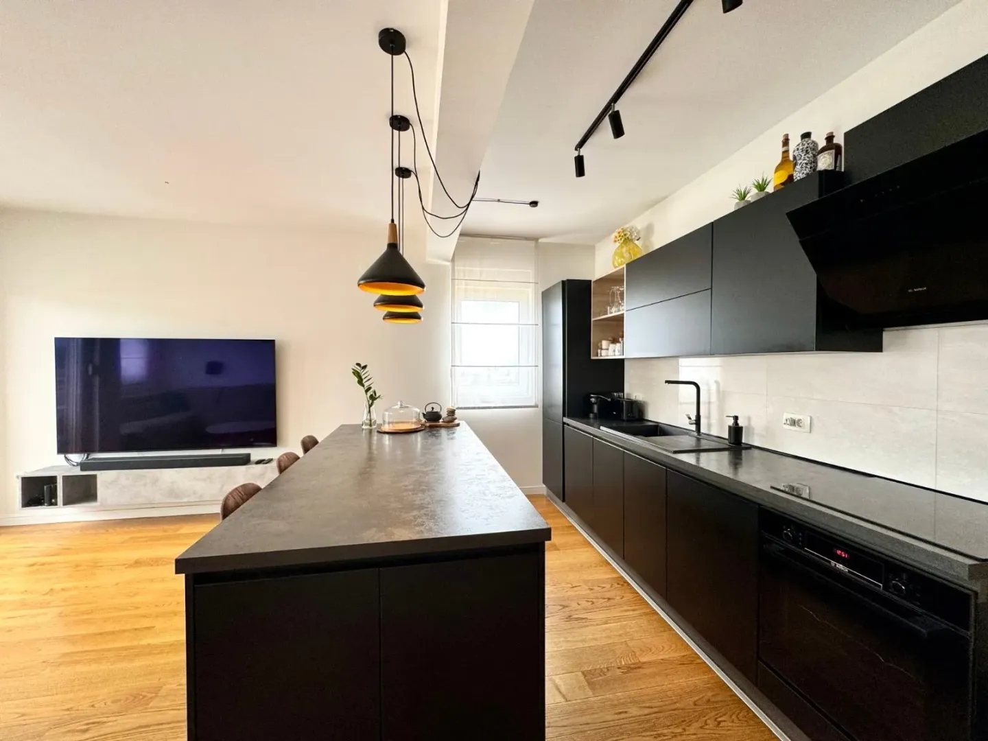 Prodaja, dvosoban stan, 72m², Central Point, Podgorica