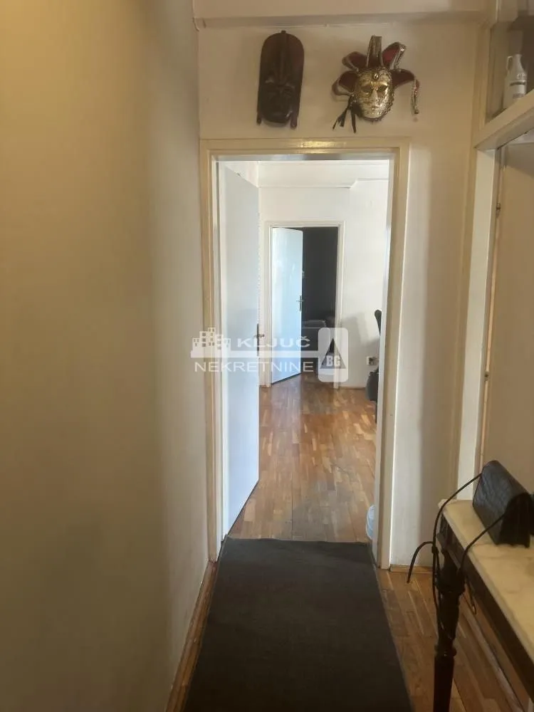 Prodaja, četvorosoban stan, 117m², Kalenić Pijaca, Vračar Sve Podlokacije