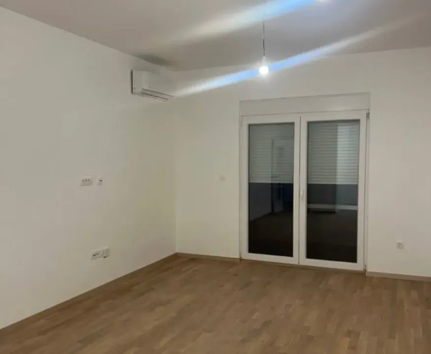 Prodaja, jednosoban stan, 65m², Momišići, Podgorica