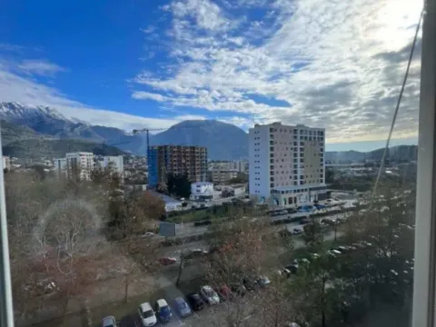 Izdavanje, jednosoban stan, 49m², Centar, Bar - image 2