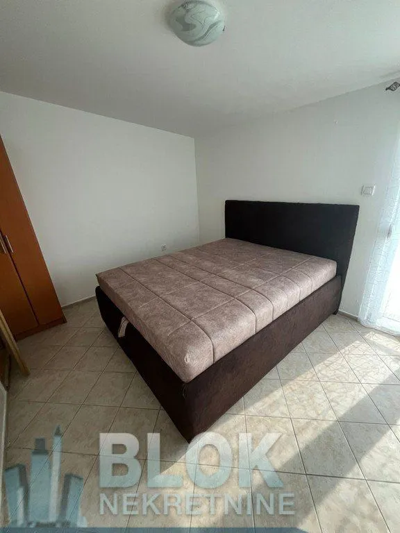 Izdavanje, jednosoban stan, 42m², Blok 6, Podgorica