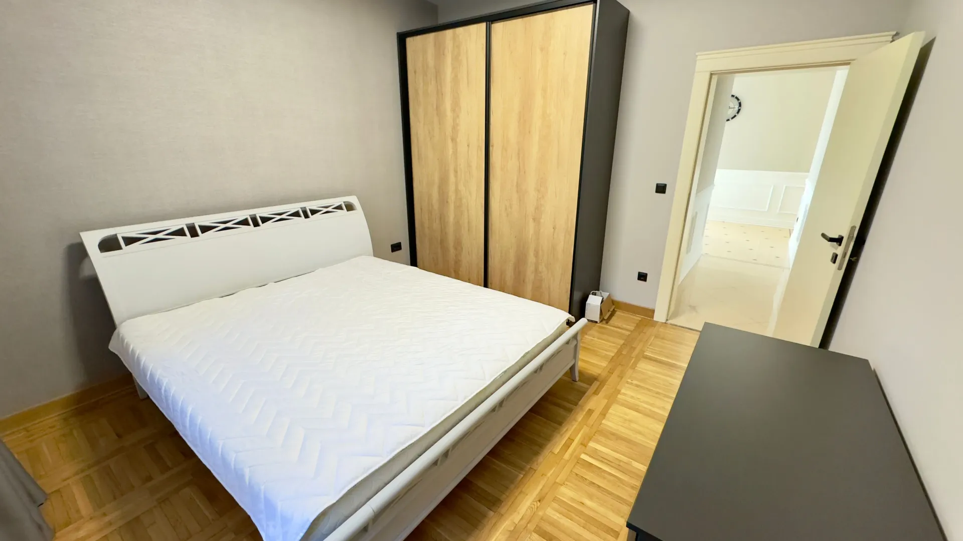 Izdavanje, jednosoban stan, 65m², Tološi, Podgorica