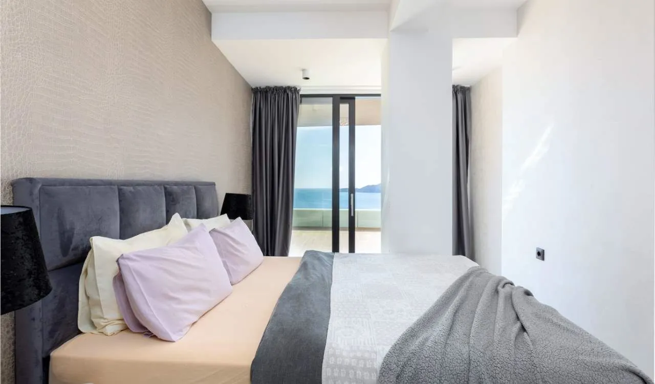 Sale, one bedroom apartment, 77m², Bečići, Budva