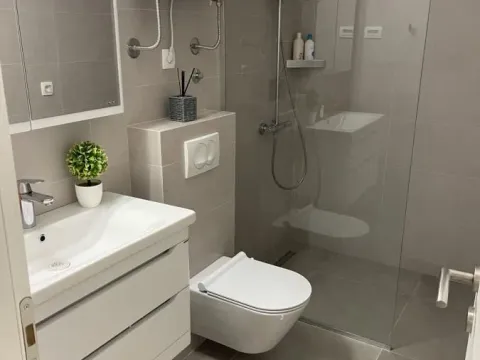 Sale, three bedroom apartment, 98m², Dobrota, Kotor - image 6