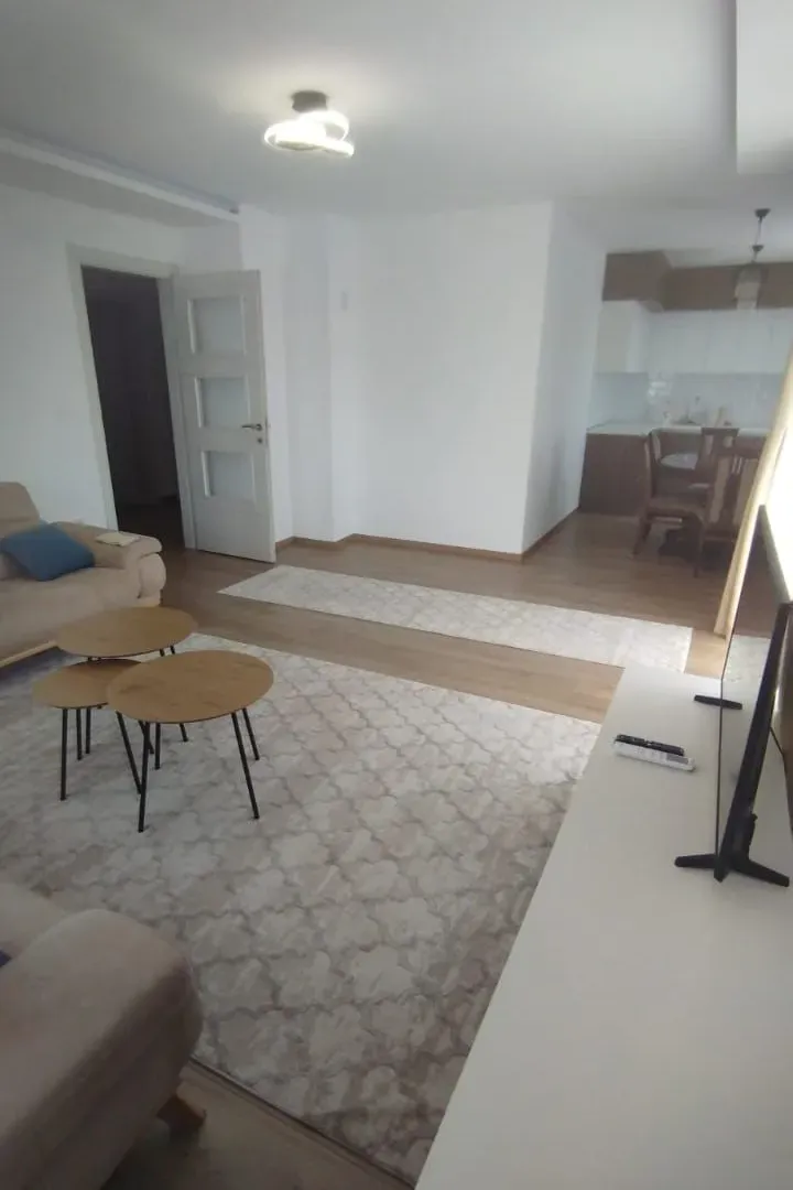 Izdavanje, trosoban stan, 100m², Zagorič, Podgorica