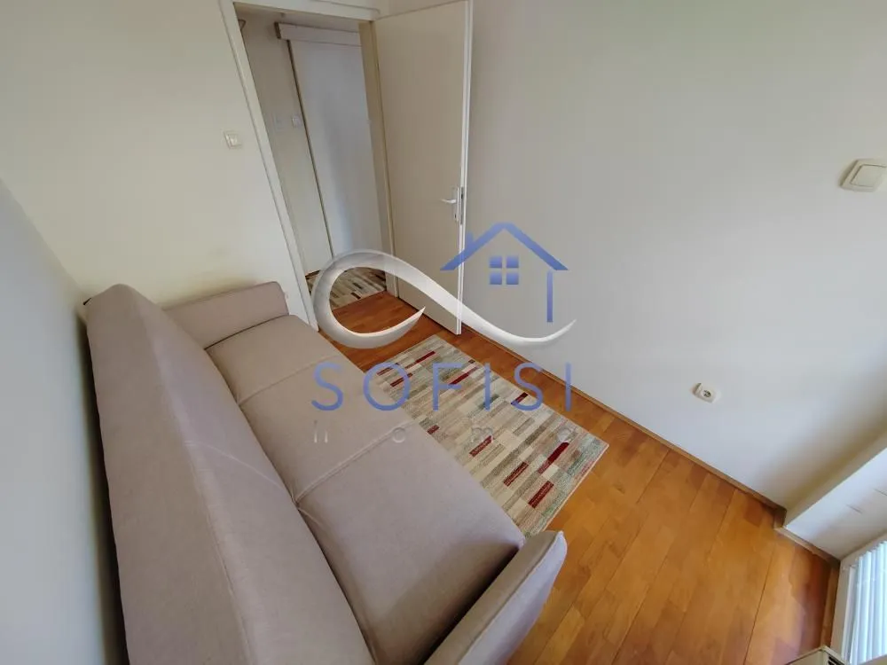 Izdavanje, dvosoban stan, 32m², Socijalno, Novi Sad Sve Podlokacije