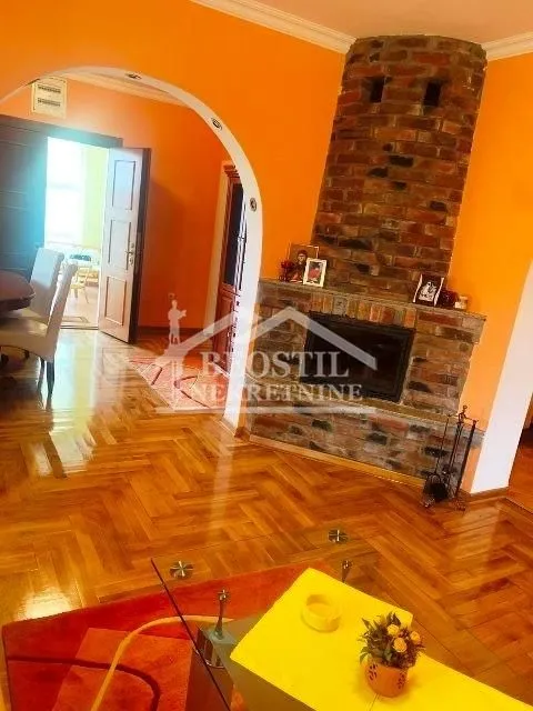 Prodaja, kuća, 195m², Šimanovci, Pećinci