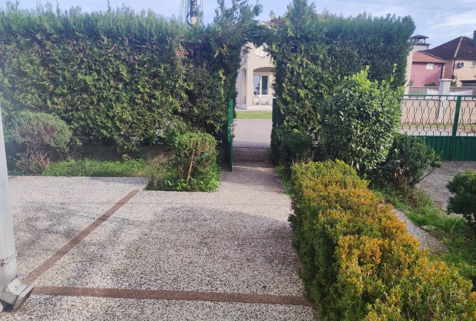 Rent, house, 200m², Zagorič, Podgorica