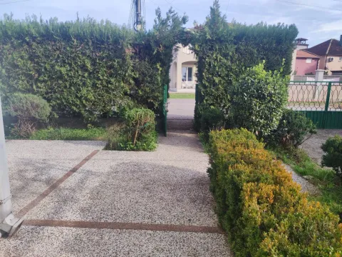 Izdavanje, kuća, 200m², Zagorič, Podgorica - image 20