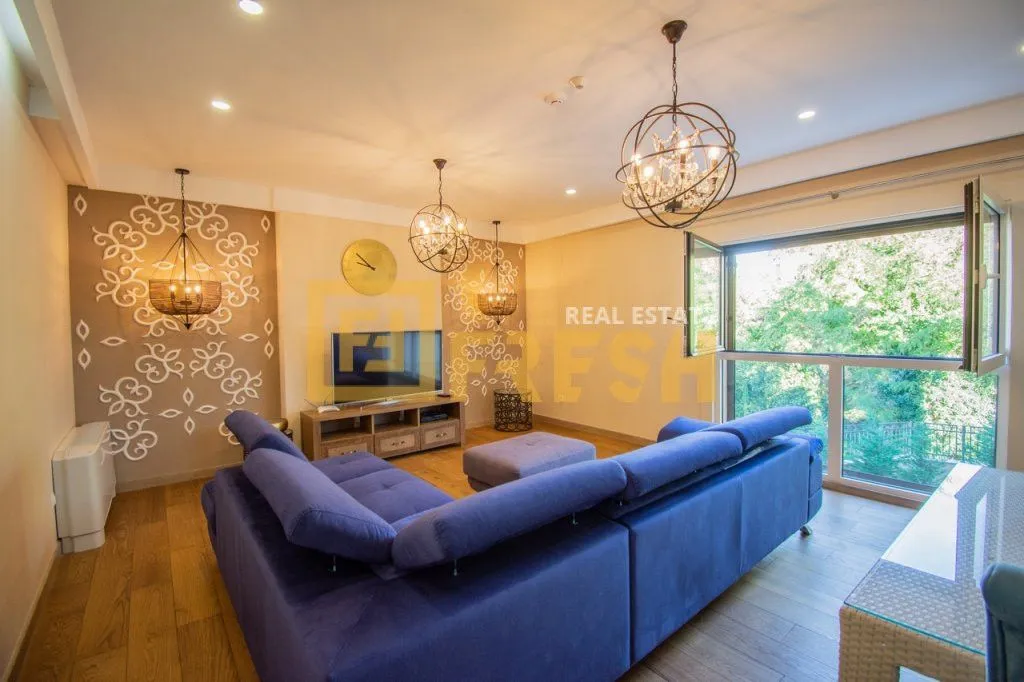 Prodaja, kuća, 371m², Tivat, Crna Gora