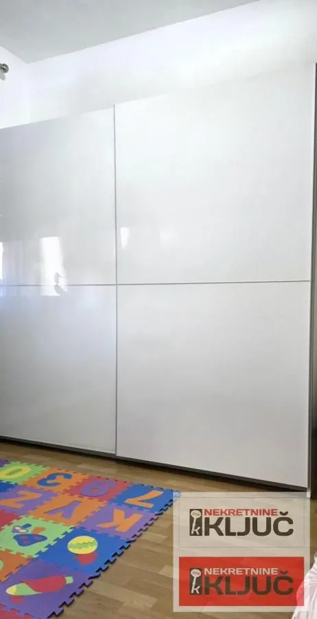 Izdavanje, dvosoban stan, 100m², Veternik, Novi Sad Sve Podlokacije