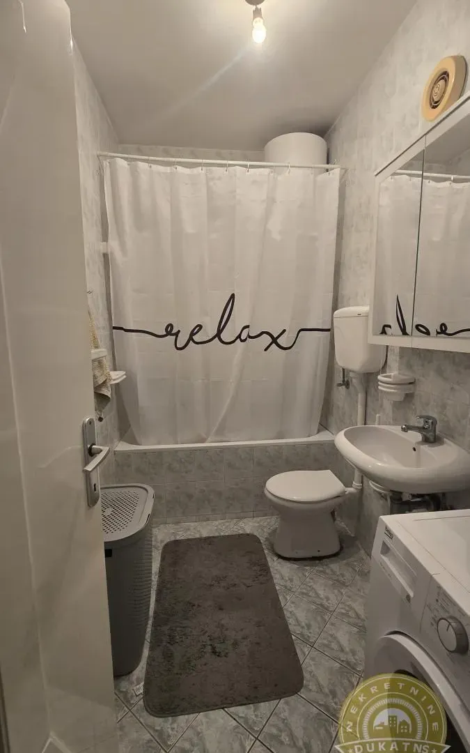 Prodaja, četvorosoban stan, 98m², Grbavica, Novi Sad Sve Podlokacije