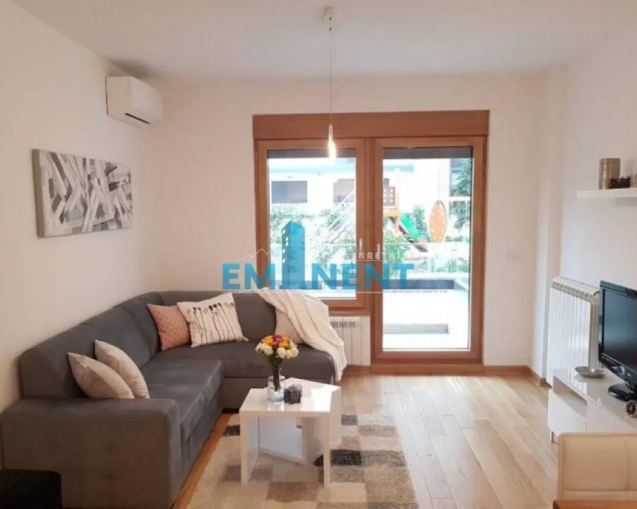 Rent, two bedroom apartment, 55m², Južni Bulevar, Vračar Sve Podlokacije