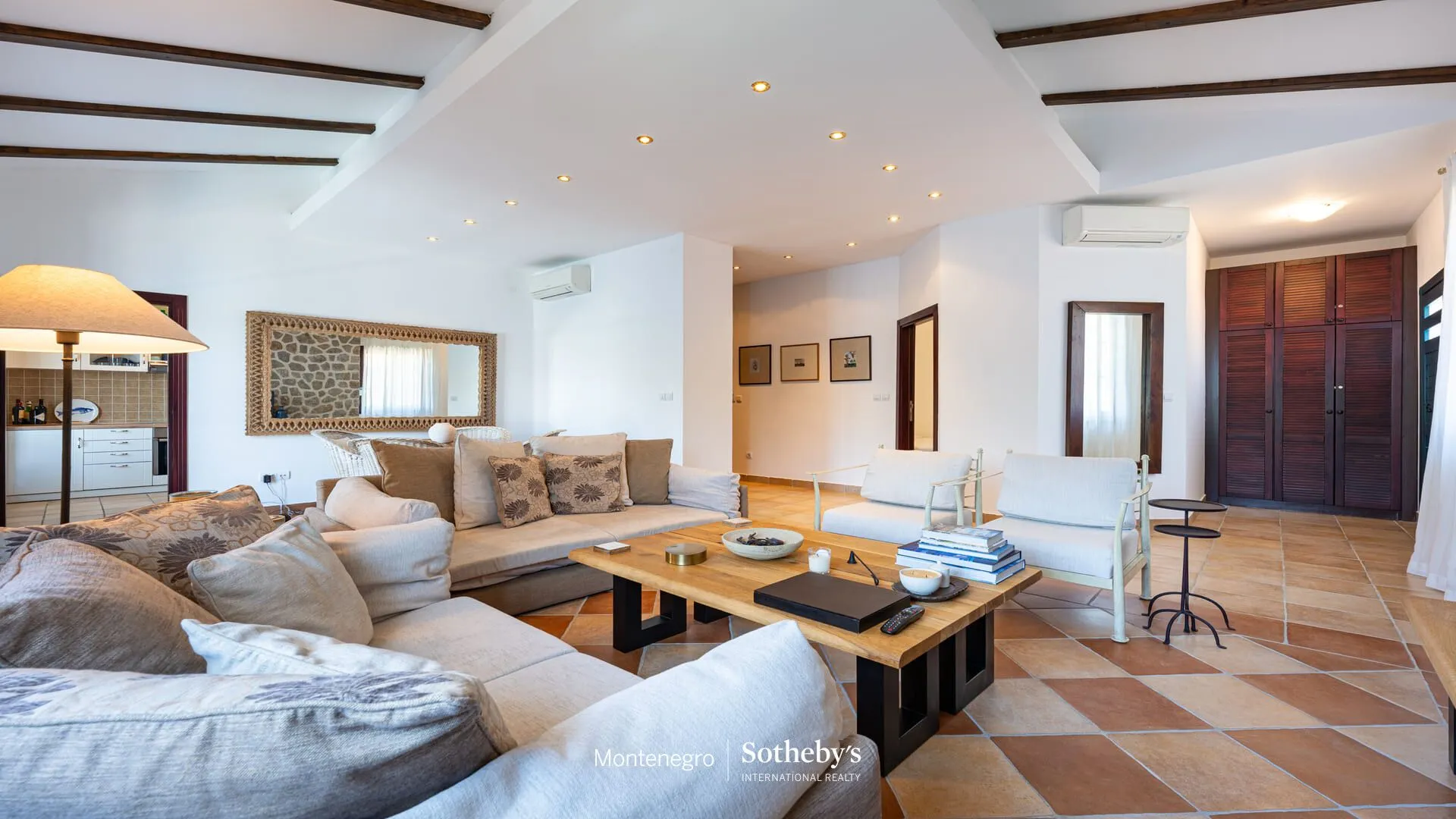 Prodaja, dvosoban stan, 101m², Kostanjica, Kotor