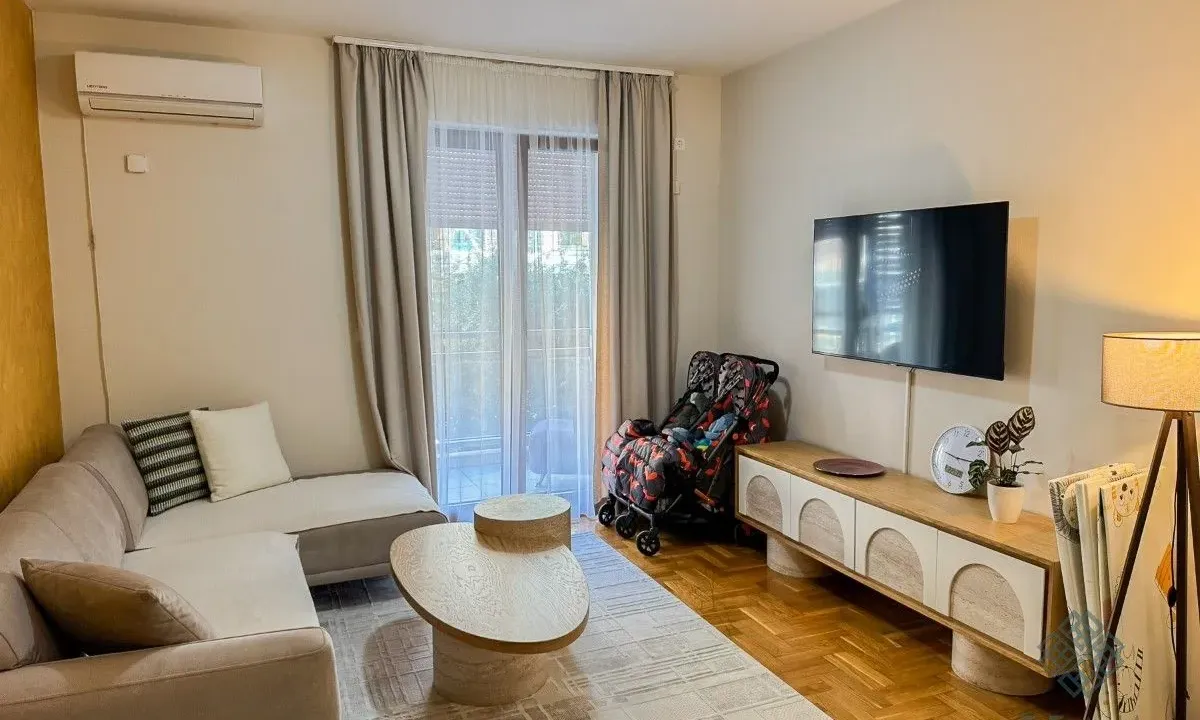 Izdavanje, dvosoban stan, 73m², Preko Morače, Podgorica