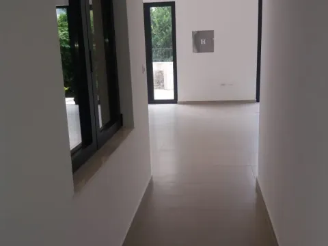 Rent, office space, 80m², Dobrota, Kotor - image 3