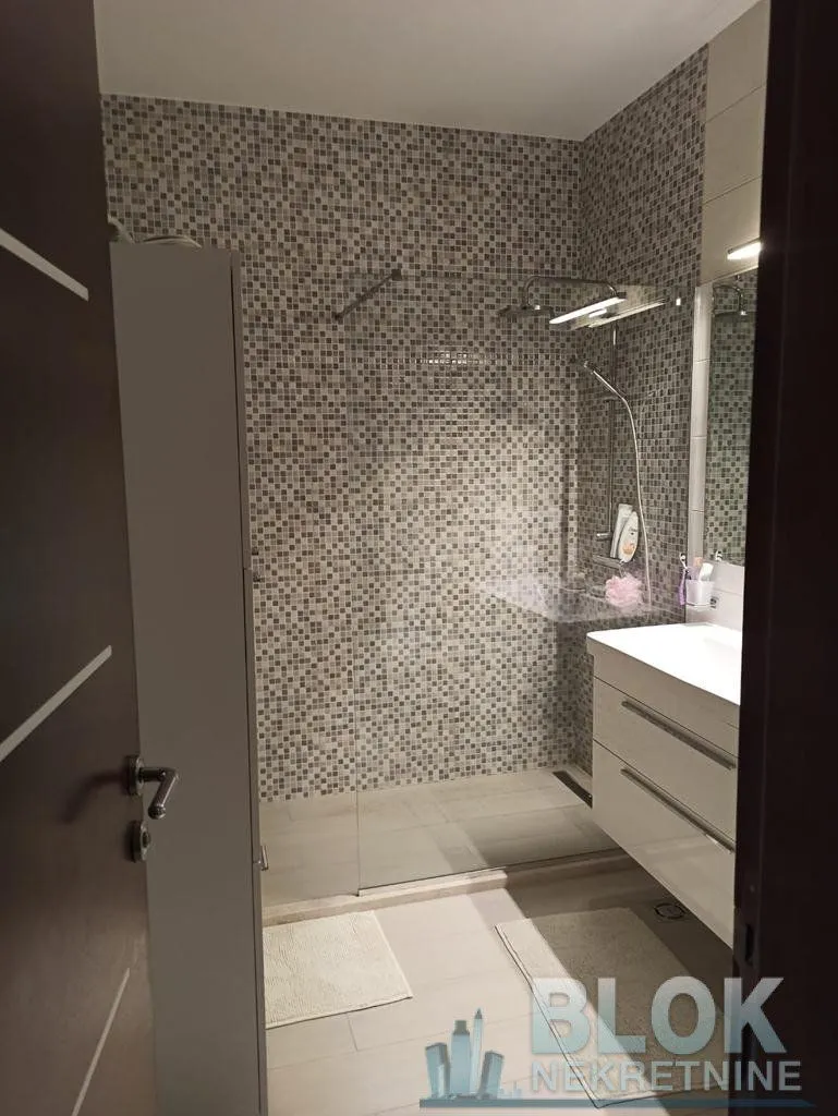Izdavanje, dvosoban stan, 90m², Preko Morače, Podgorica