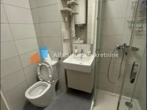 Izdavanje, trosoban stan, 73m², Vračar Sve Podlokacije, Beograd - image 18