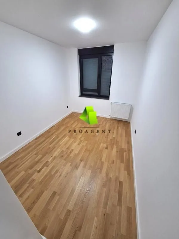 Rent, office space, 50m², Medijana, Niš