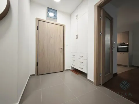 Izdavanje, dvosoban stan, 74m², Master Kvart, Podgorica - image 13