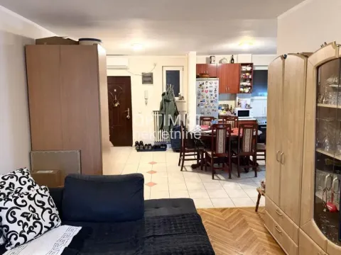 Izdavanje, trosoban stan, 67m², Novi Beograd Blok 1 Fontana, Novi Beograd Sve Podlokacije - image 2